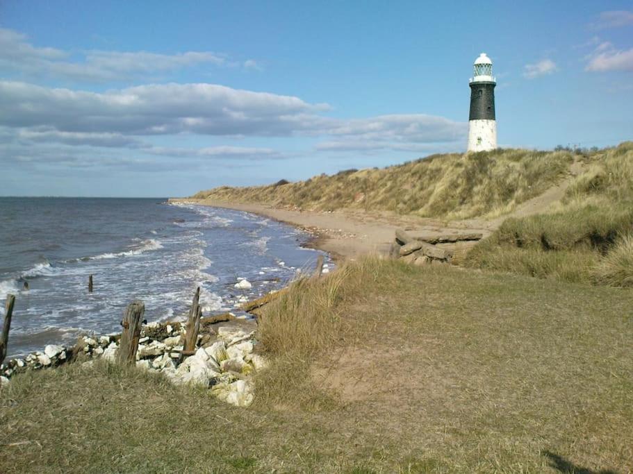 Charming 2 Bedroom Holiday Chalet Withernsea Exteriör bild
